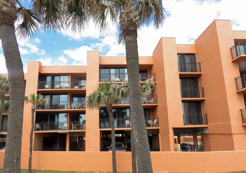 Indialantic House | Comfortable 2 bedroom right on the beach