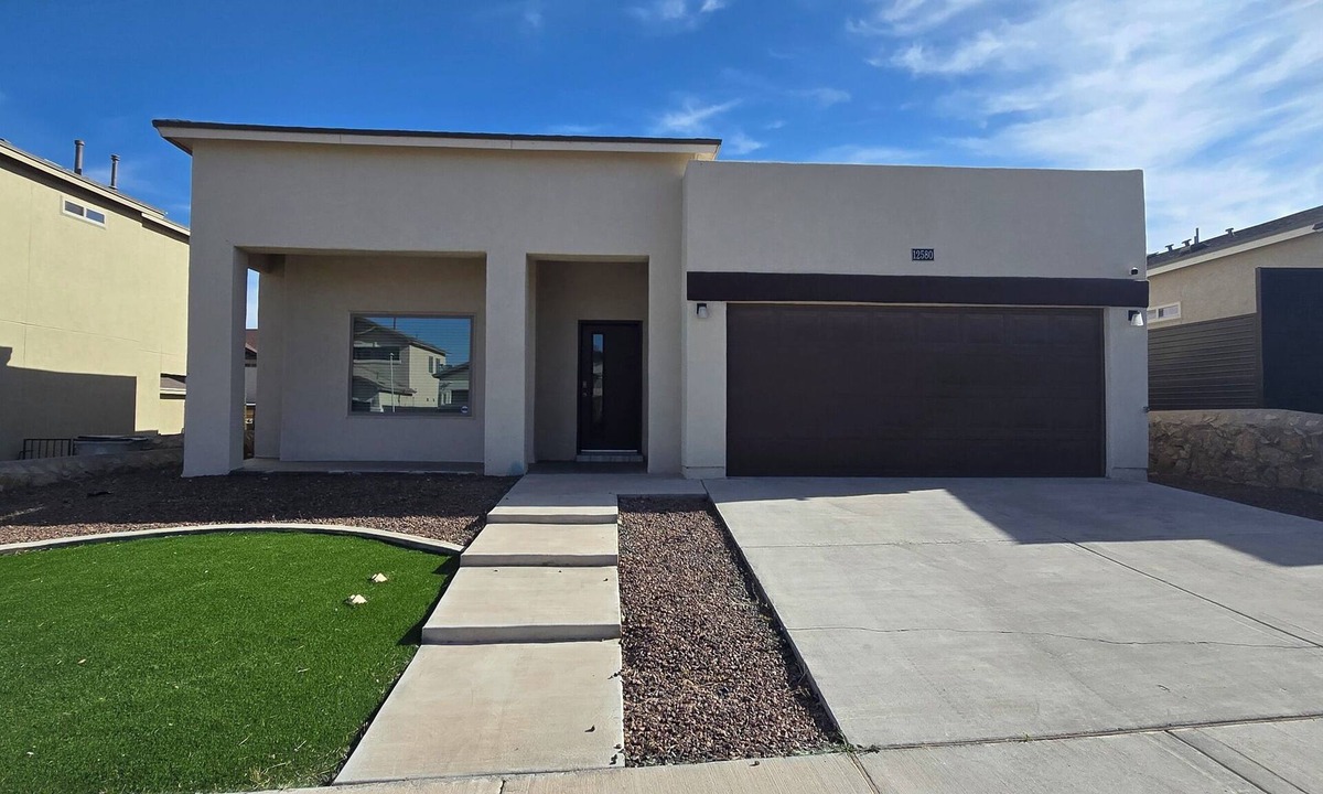 Biggs Field House | Comfortable 3BR Home , Eastside El Paso, Family Friendly