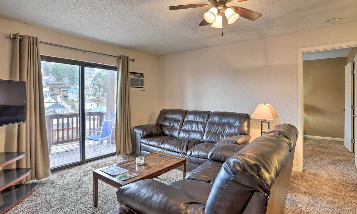 Deadwood Condo | Convenient Lead Condo w/ Deck & Town Views!