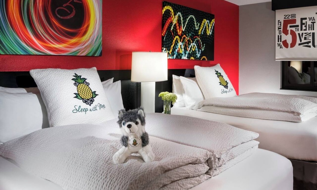 Belltown Hotel | Convenient Seattle Room w/Tub & Bikes Available for Downtown Exploration