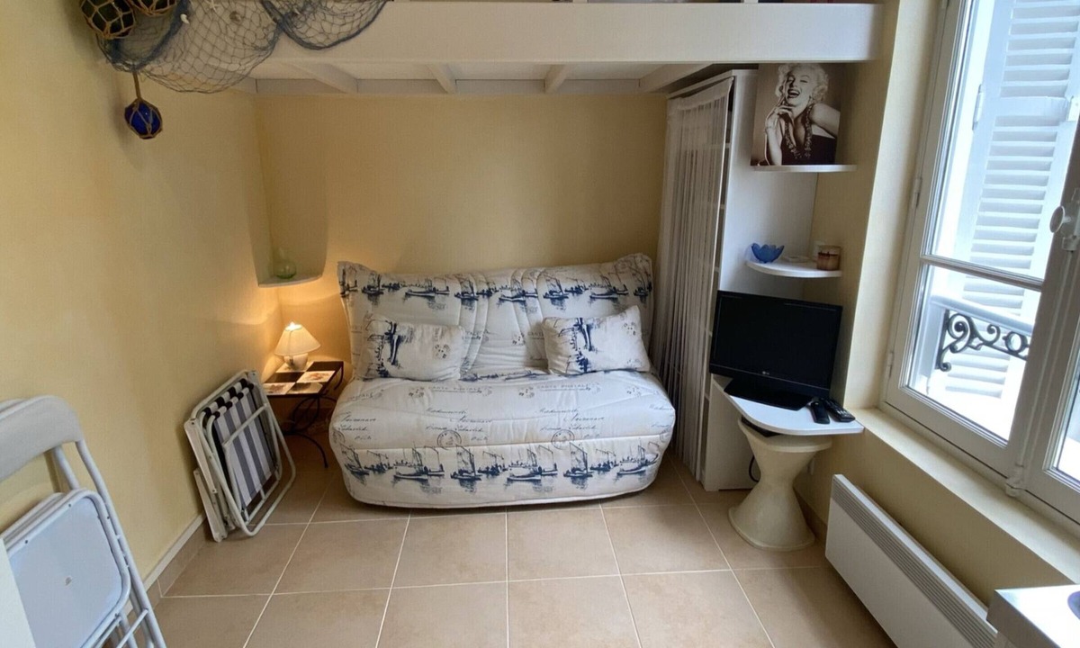 Cabourg Apartment | Convenient studio steps from the beach - 2 guests
