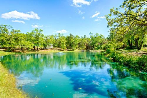 Guthrie Bed & Breakfast | Cottages at Willow Pond