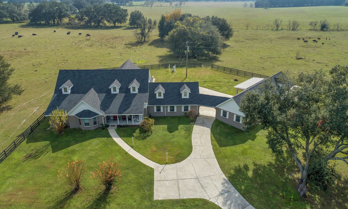 Morriston House | Country Ranch – Spacious Home, Sunrises, Pasture Views, & Minutes to WEC & HITS