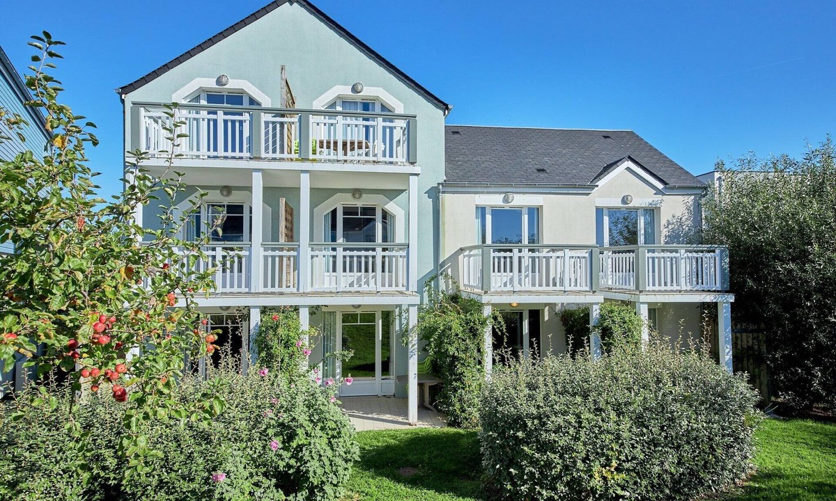 Courseulles-sur-Mer Apartment | Courseulles Coastal Apartment for 4