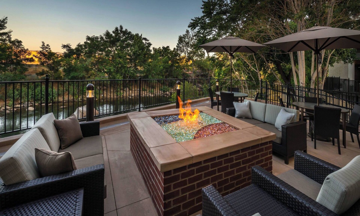 Downtown Reno Hotel | Courtyard Reno Downtown/Riverfront