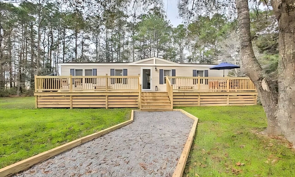 Covington House | Covington home w/Decks and Grill