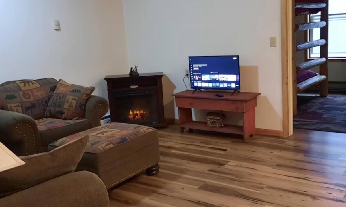 Grand Marais Apartment | Cozy 1-bedroom apartment in serene Grand Marais. Sleeps 4