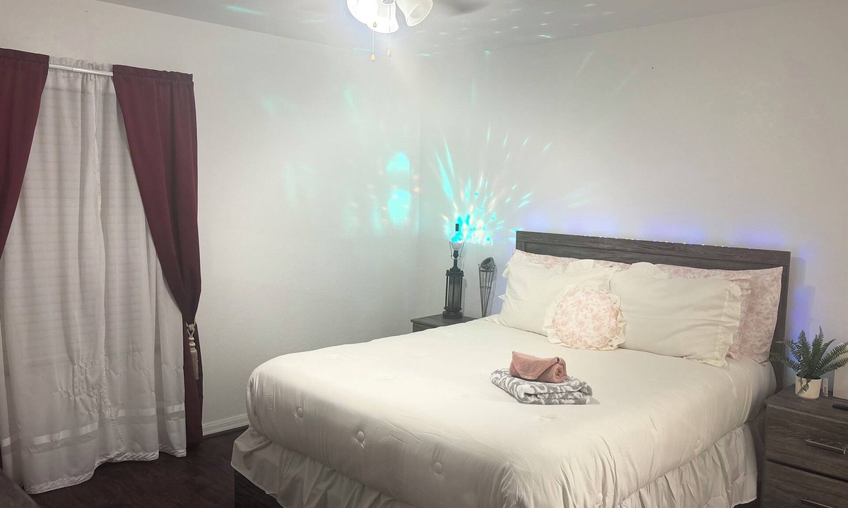 Riverview Condo | Cozy 1-bedroom condo in charming Riverview with AC