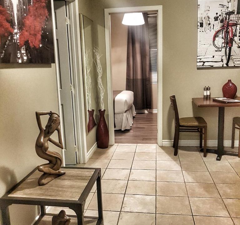 Downtown Gatineau Apartment | Cozy 1-Bedroom Suite #17 by Amazing Property Rentals
