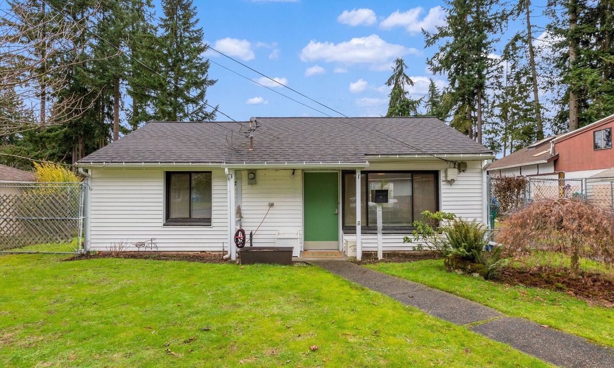 Mountlake Terrace House | Cozy 2-bedroom house, Easy Seattle Access
