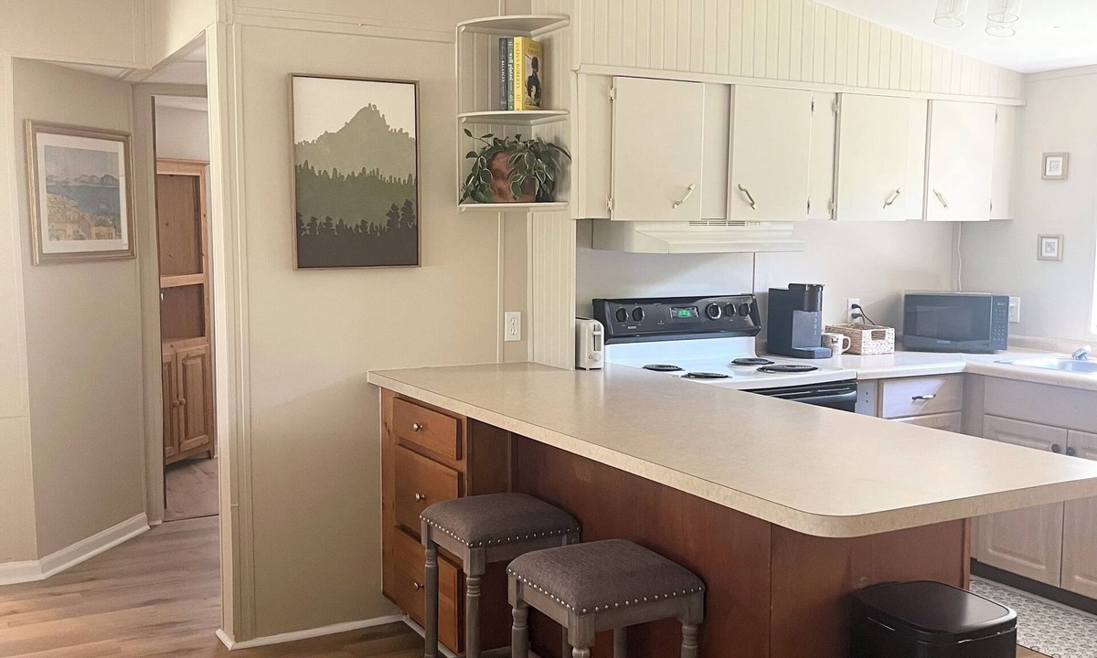 Tallahassee Cottage | Cozy 2br Cottage next door to Maclay State Park!
