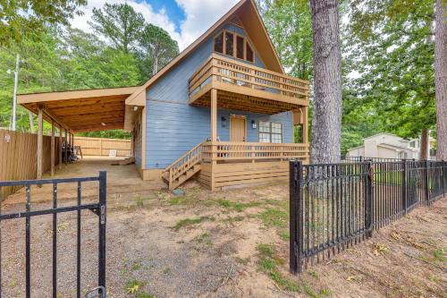 Little Kowaliga House | Cozy Eclectic Cabin w/Lake Views & Shared Dock!