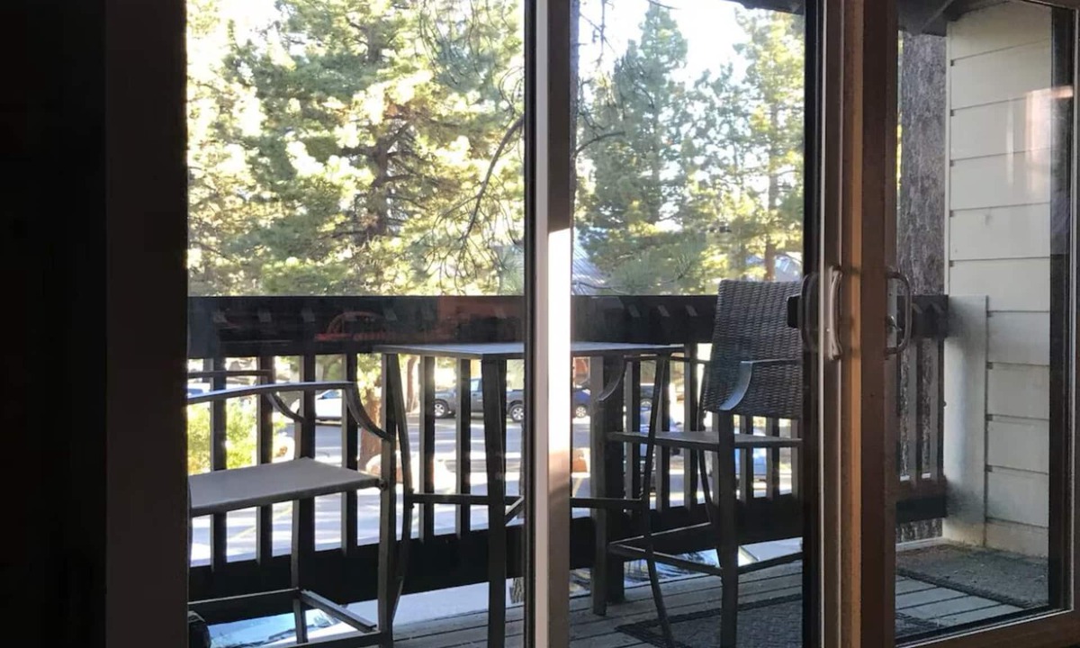 Mammoth Lakes Condo | Cozy End Loft in the Heart of Mammoth