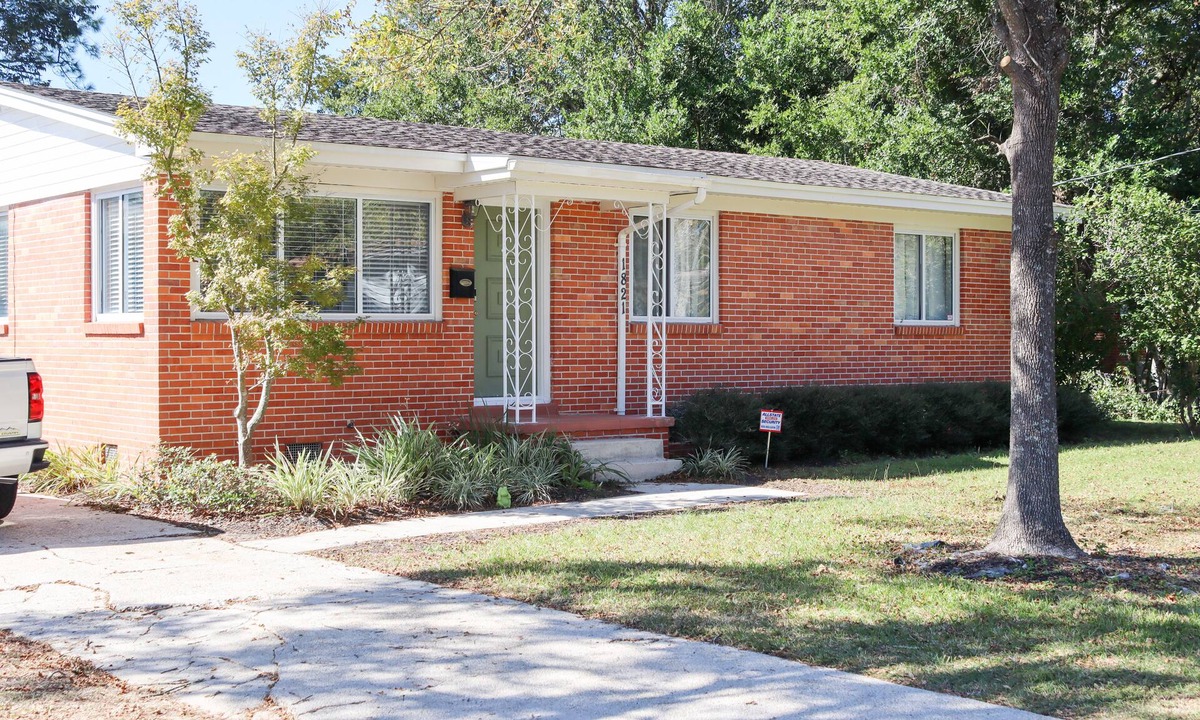 Southeast Pensacola House | Cozy house centrally located close to everything.