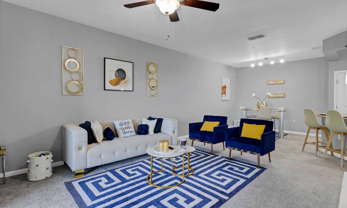Ocoee Condo | COZY & LUXURY Apt with LAKE VIEW, cable and fast WiFi near all Attractions!