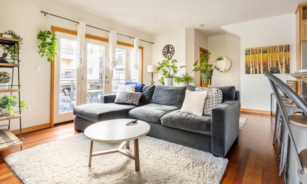 Miller Park House | Cozy Townhouse in the Heart of Capitol Hill