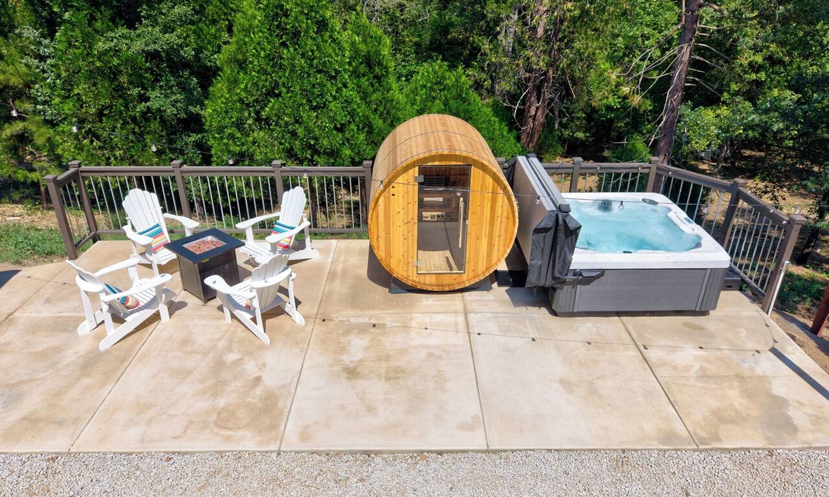 North Fork House | Creekside Hummingbird Haven Yosemite Bass Lake