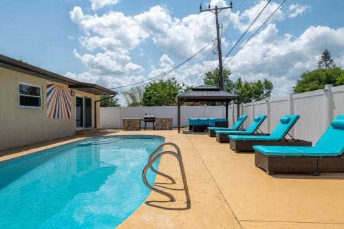 College Green Estates House | Cruise-Ready Oasis 15min to Beach & Port Canav & Huge Pool