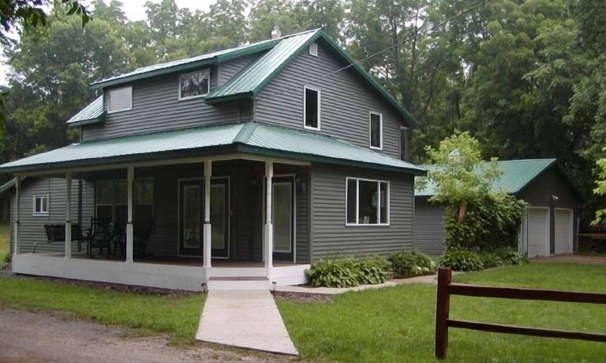 Whalan House | Cyclin-Inn - Charming Home in Whalan, on Root River Bike Trail