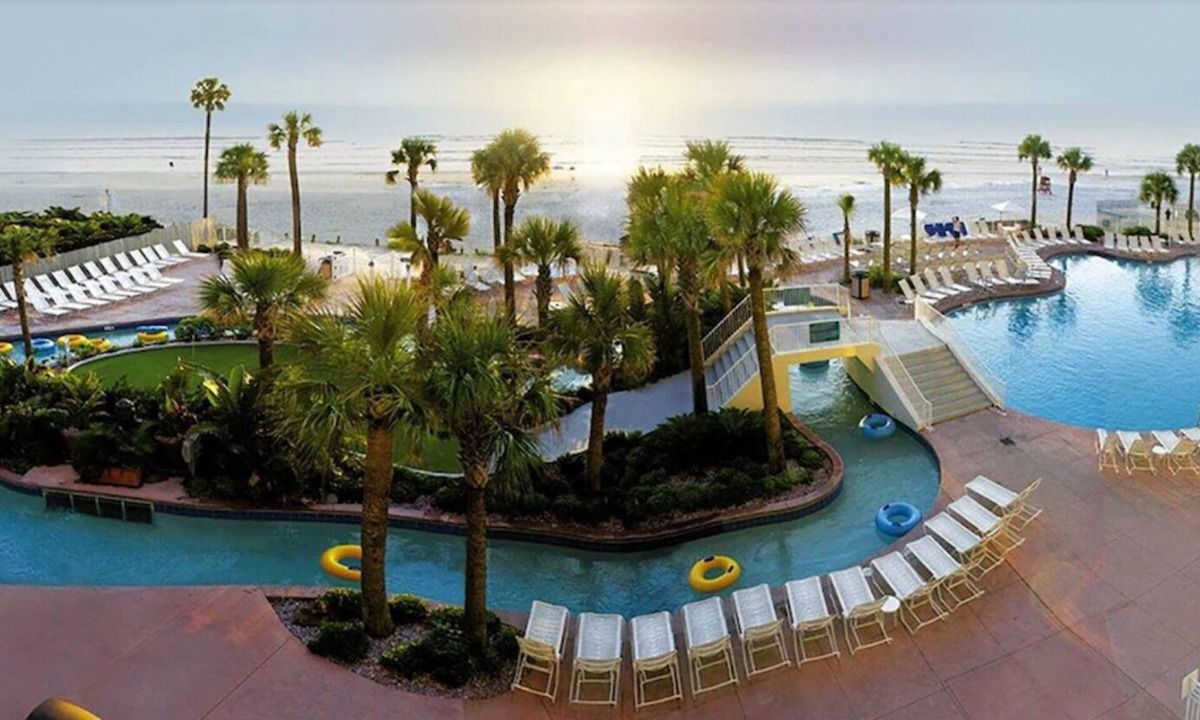 Seabreeze Historic District Resort | Daytona Beach Speedway 2-bedroom deluxe