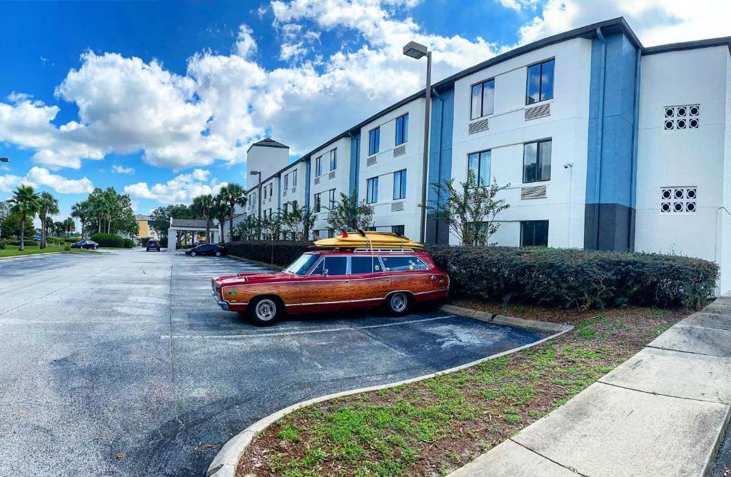 West Kissimmee Hotel | Destiny Palms Hotel Maingate West