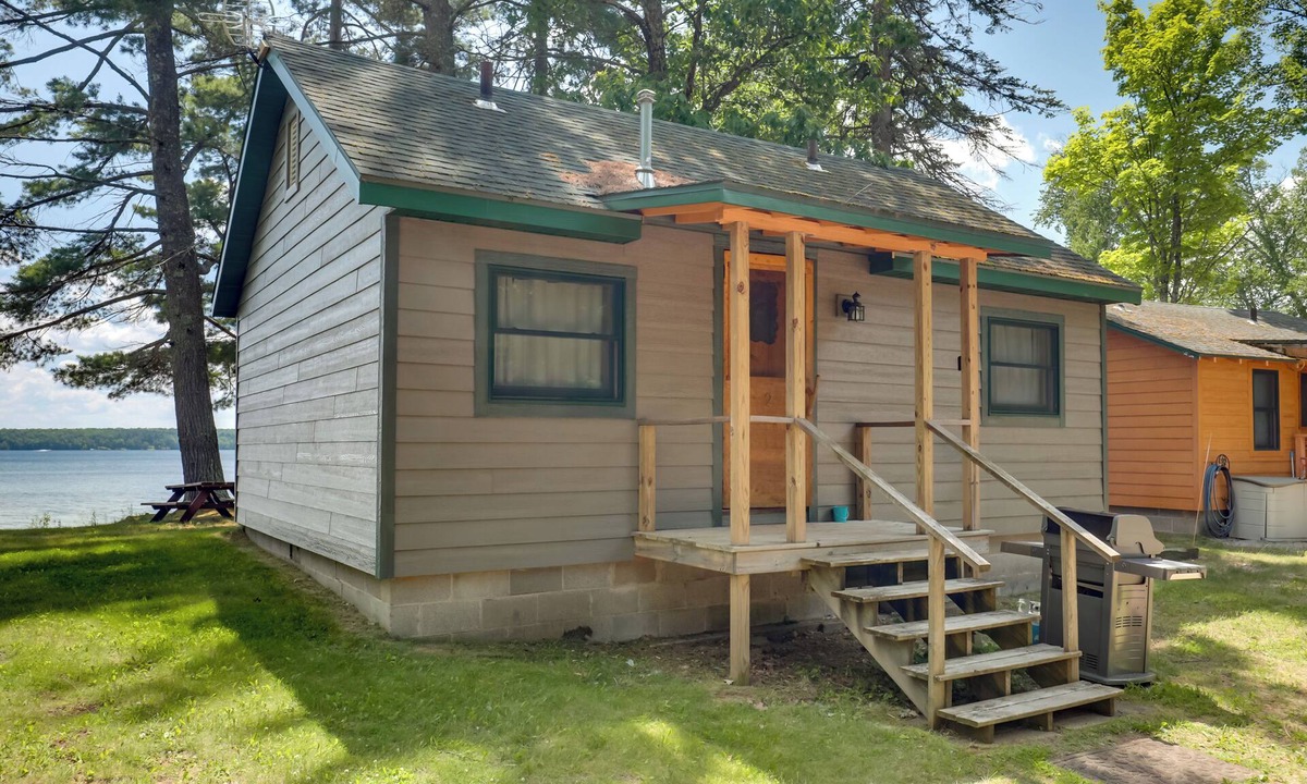 Conover Cabin | Dock + Views: Wooded Cabin on South Twin Lake