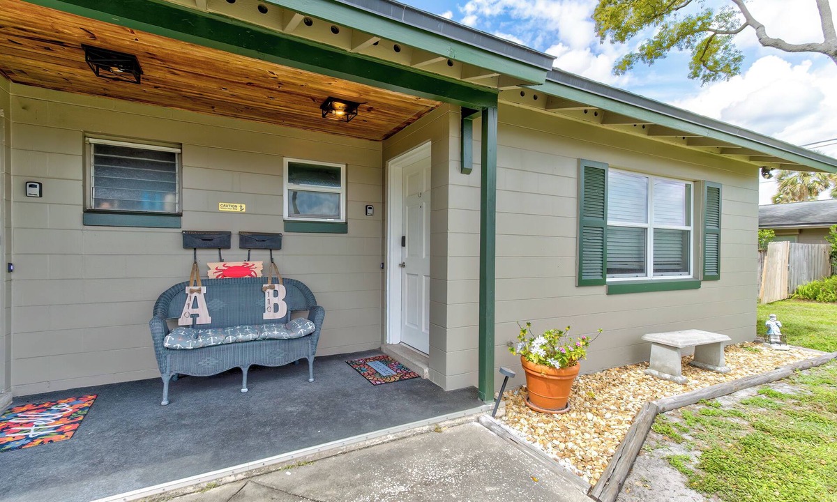 Sanford Apartment | Downtown Duplex B Great Location & Private Yard