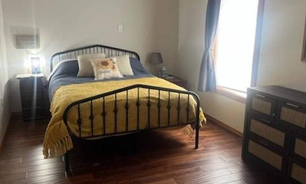 Kokomo Condo | Downtown Kokomo! Modern upper condo, walk to everything!