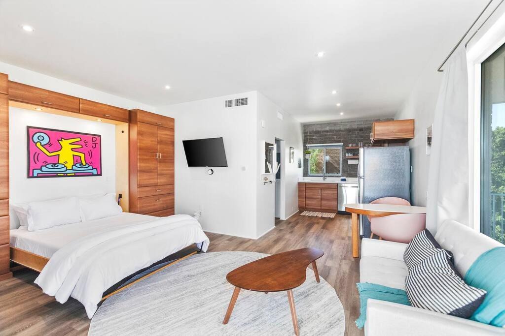 Roosevelt Apartment | DTPH Modern Designer Studio - Pool & Parking -