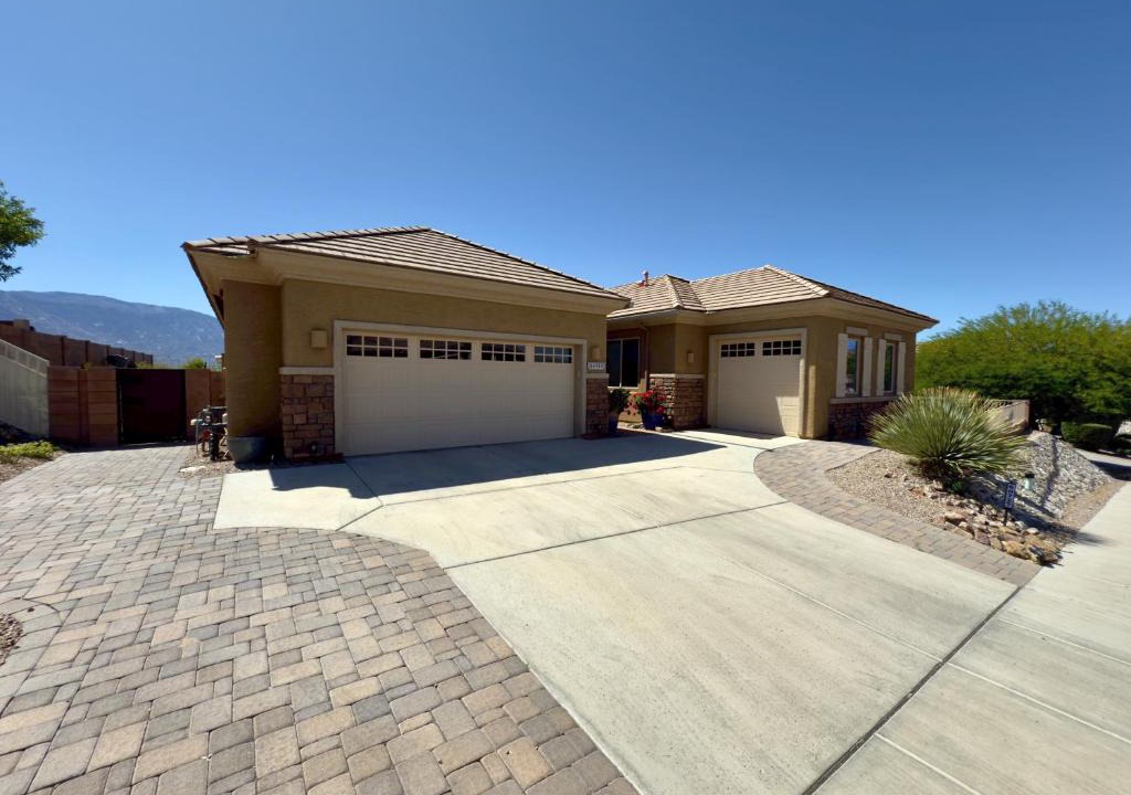 Saddlebrooke House | Eagle Ridge Guest House - Saddlebrooke