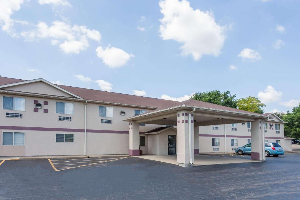 Chillicothe Cabin | Econo Lodge Chillicothe