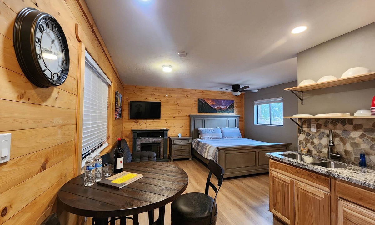 Payson Cabin | Elk Haven Cabins - Cabin 4