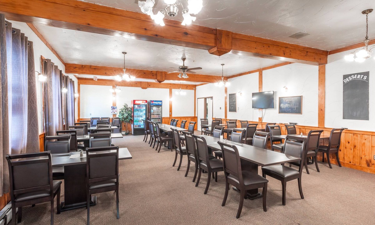 Timiskaming District Hotel | Englehart Inn