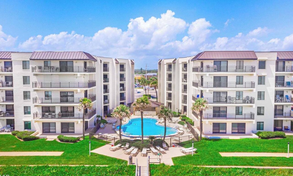 Ormond-by-the-Sea Apartment | Enjoy Relaxing Views and Sounds from this Spacious Ormond Beach Condo