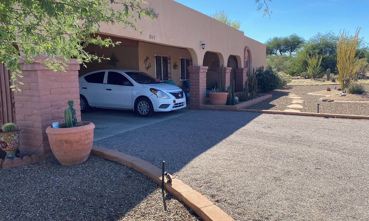 Pueblo Estates House | Enjoyable 2-bedroom house with AC in Green Valley, Nice covered patio.
