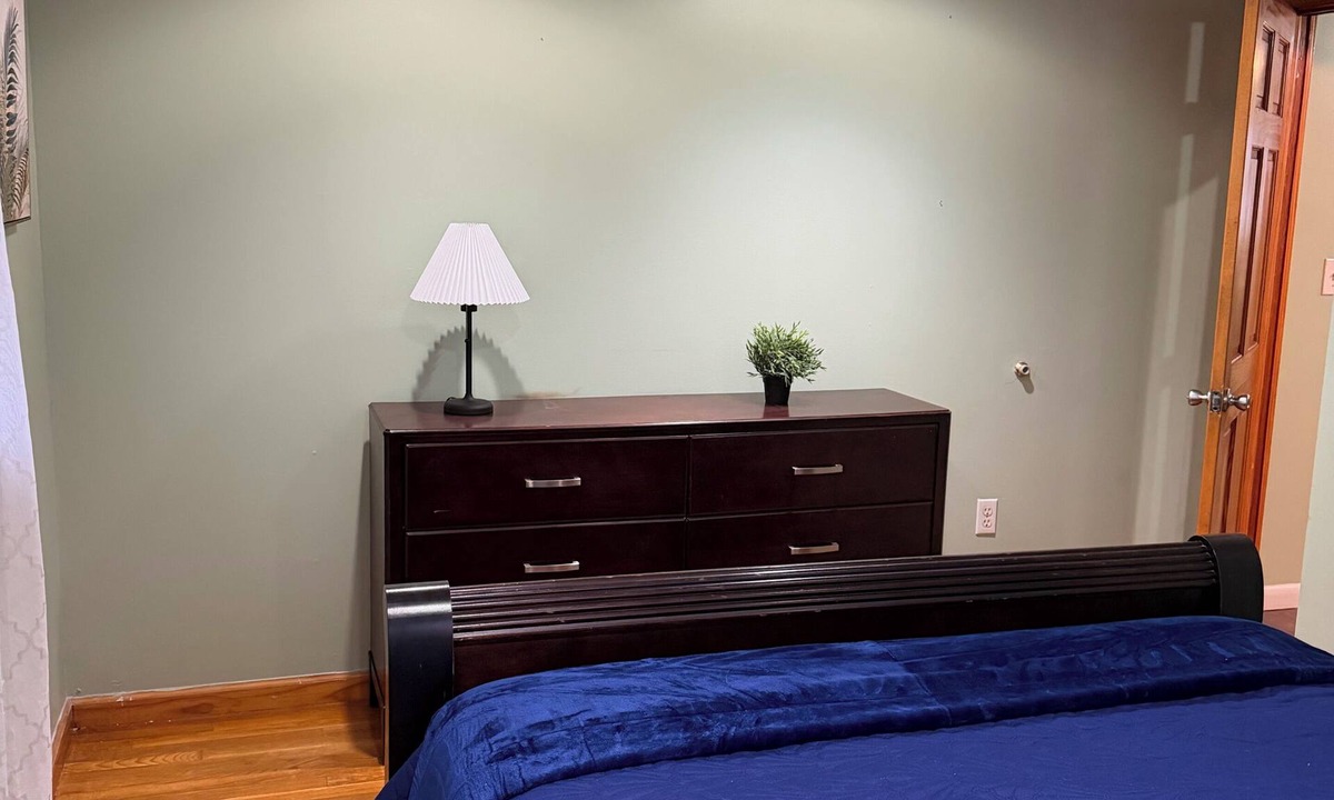 West Orange Apartment | Enjoyable 3-bedroom apartment with AC in charming West Orange