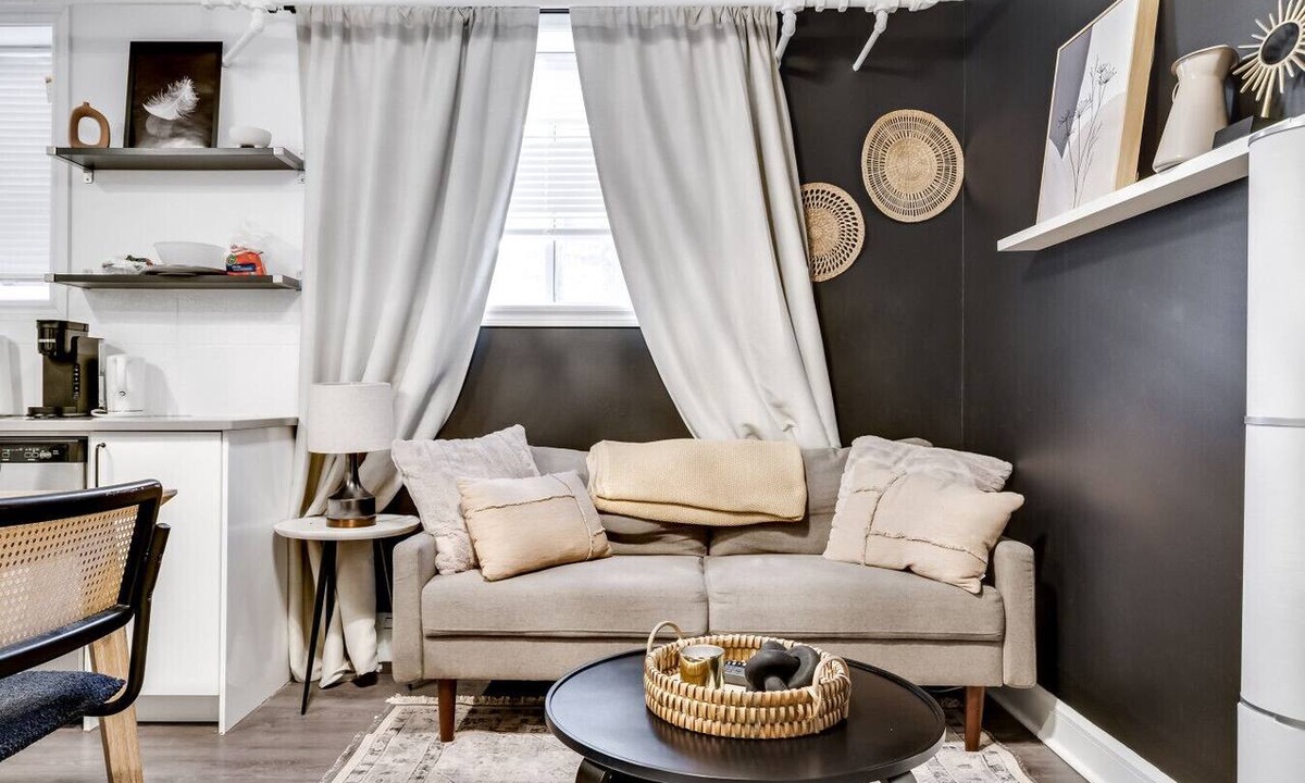 New Edinburgh Apartment | Executive 3BR | Monthly Stays | Quiet East Ottawa
