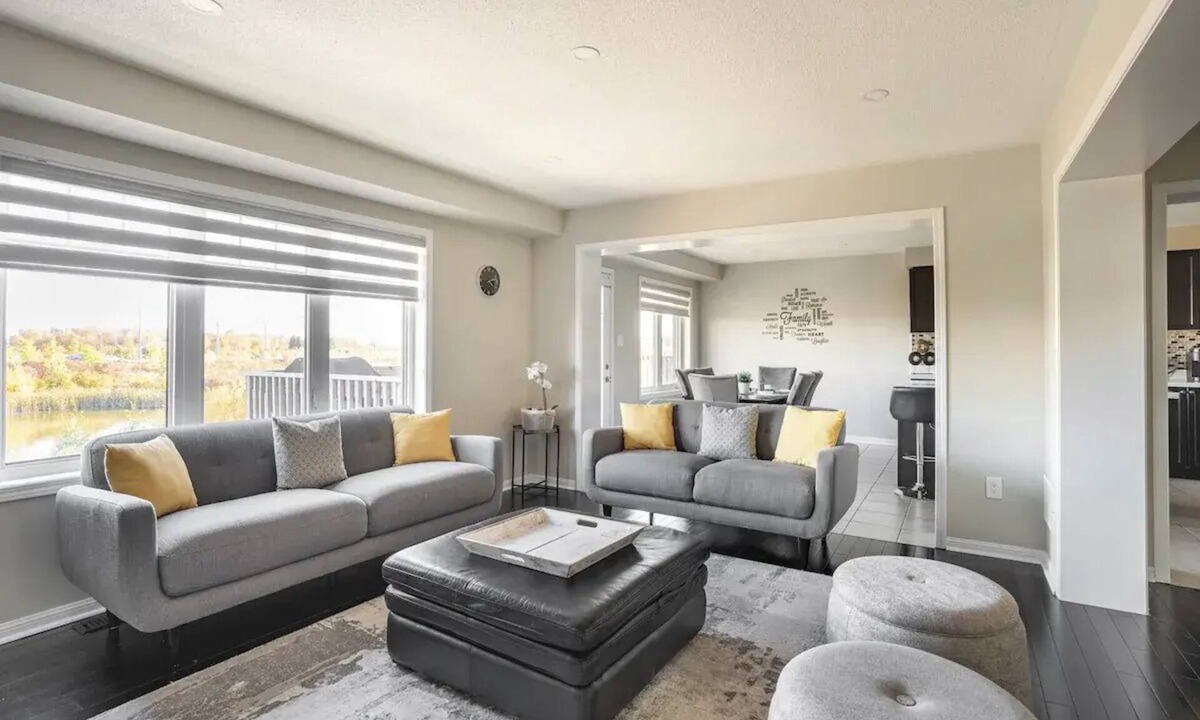 Mount Pleasant House | Executive 4BD/3BA home with Free Parking|Wi-fi|Office|Views|Park Access