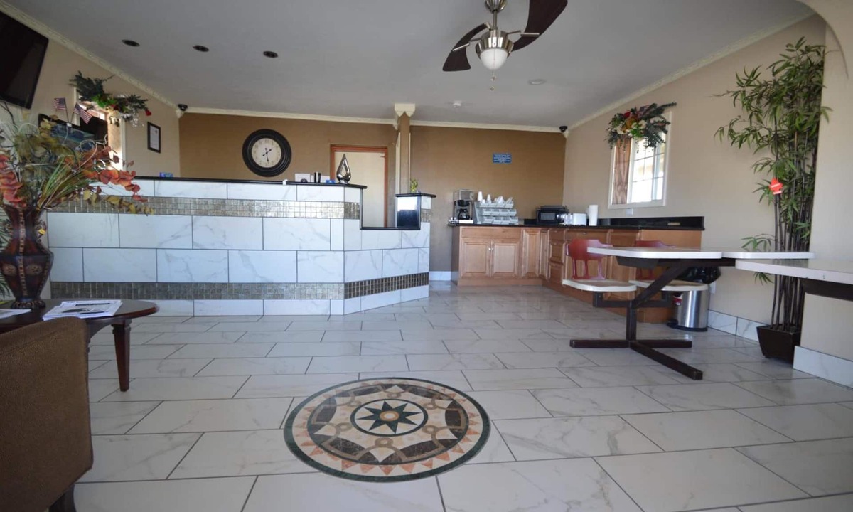 Ira Hotel | Executive Inn