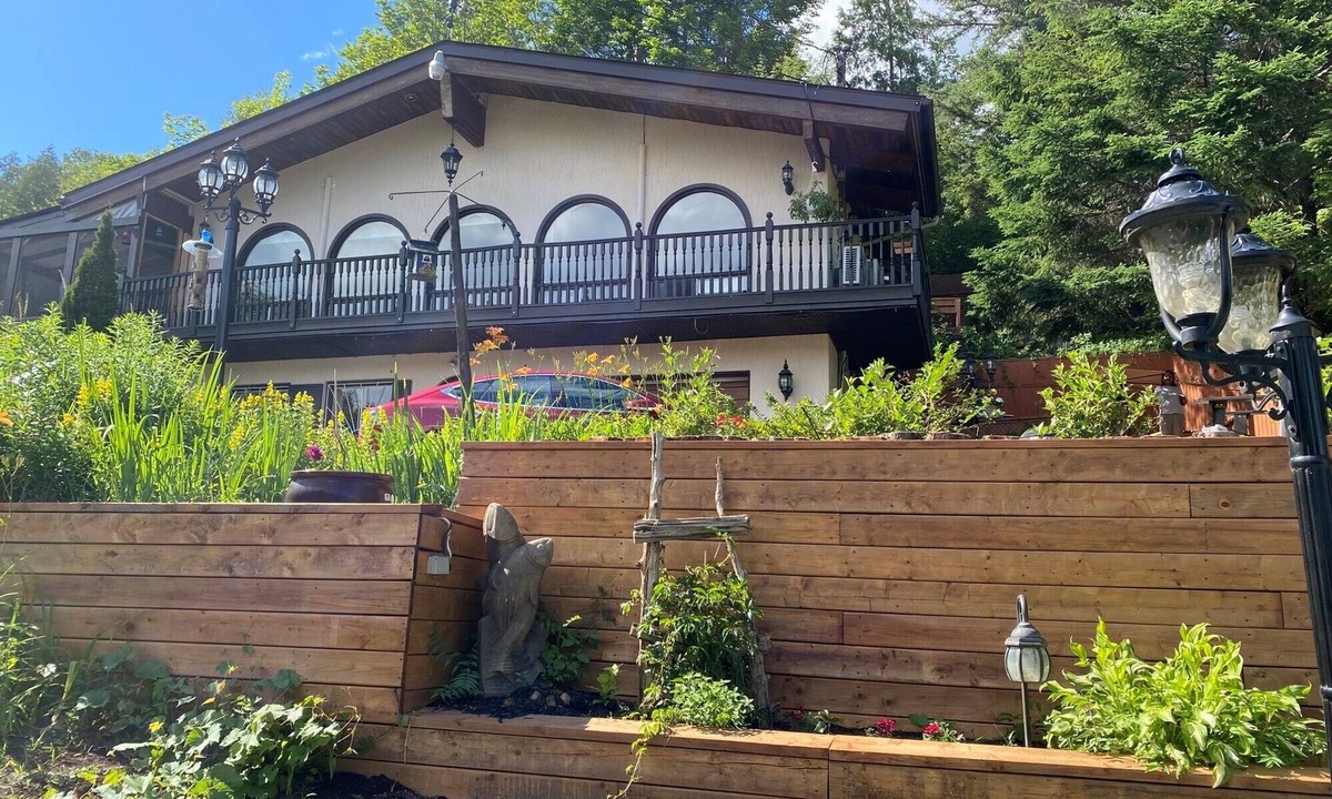 Saint-Sauveur Ski Chalet | Experience a Quebec summer in the Laurentians 🍁