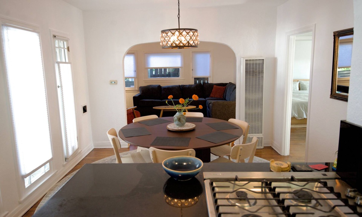 Venice House | Experience Authentic Venice Charm in a Classic Spanish Bungalow