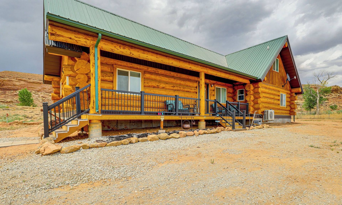 Gusher Cabin | Explore Uintah Basin: 'Rustic Cliff Ranch A' Cabin