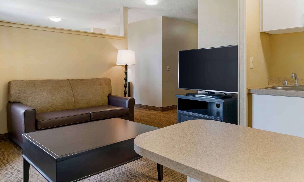 Madison Heights Hotel | Extended Stay America Suites Detroit Madison Heights