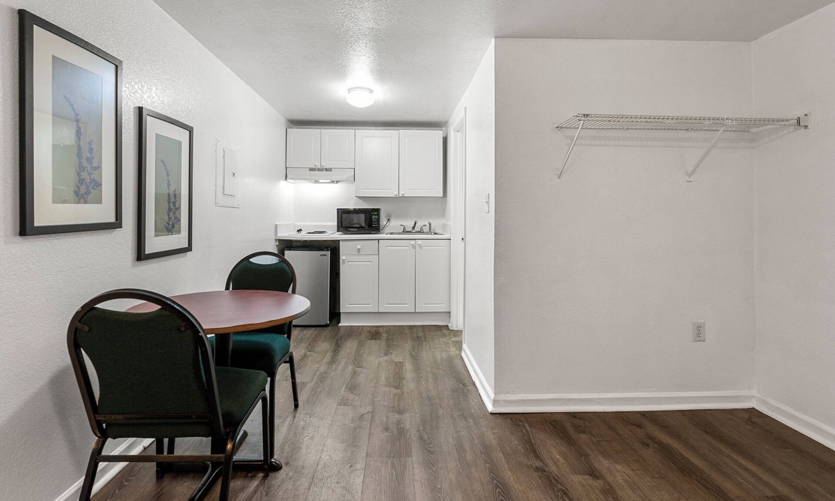 Montgomery Hotel | Extended Stay Studios