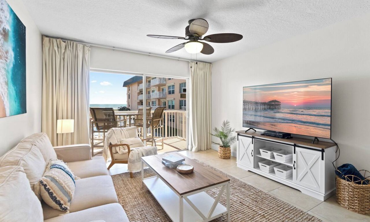 Cocoa Beach Condo | Family Friendly & Right on the Beach - Spacious 3 Bedroom Condo w/Great Views! 🌺