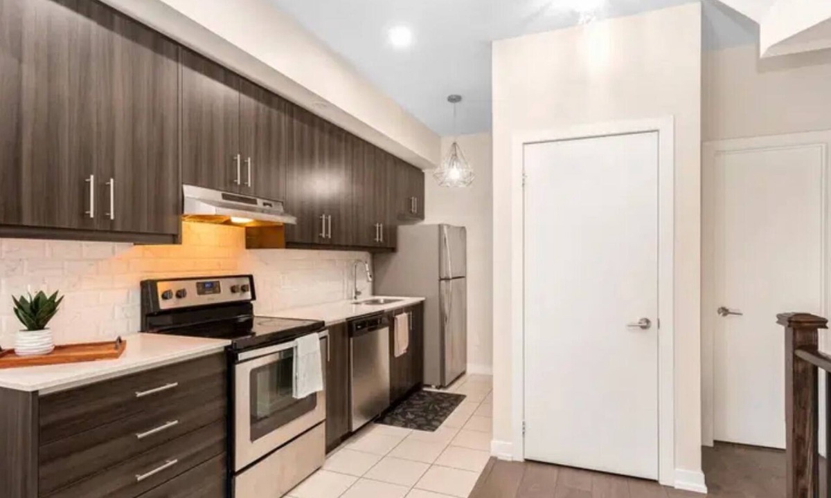 Weston House | Female Only | Skylight Room | Shared Bath