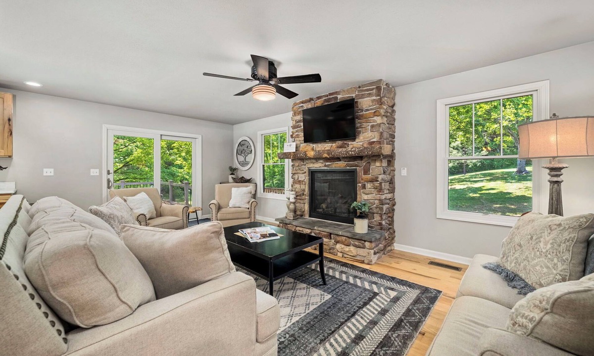 Simpson House | Fireplace + Fire Pit + Shaded Deck