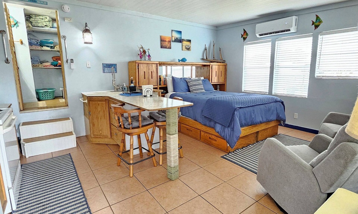Taylor Creek House | Fisherman's Get-A-Way! Cozy waterfront retreat with access to Lake Okeechobee!