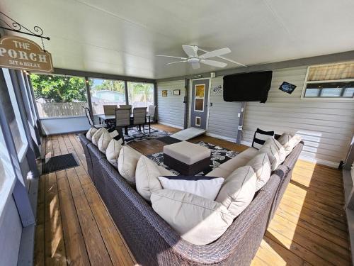 Taylor Creek House | Fisherman's Hideaway! Home on canal in Okeechobee!