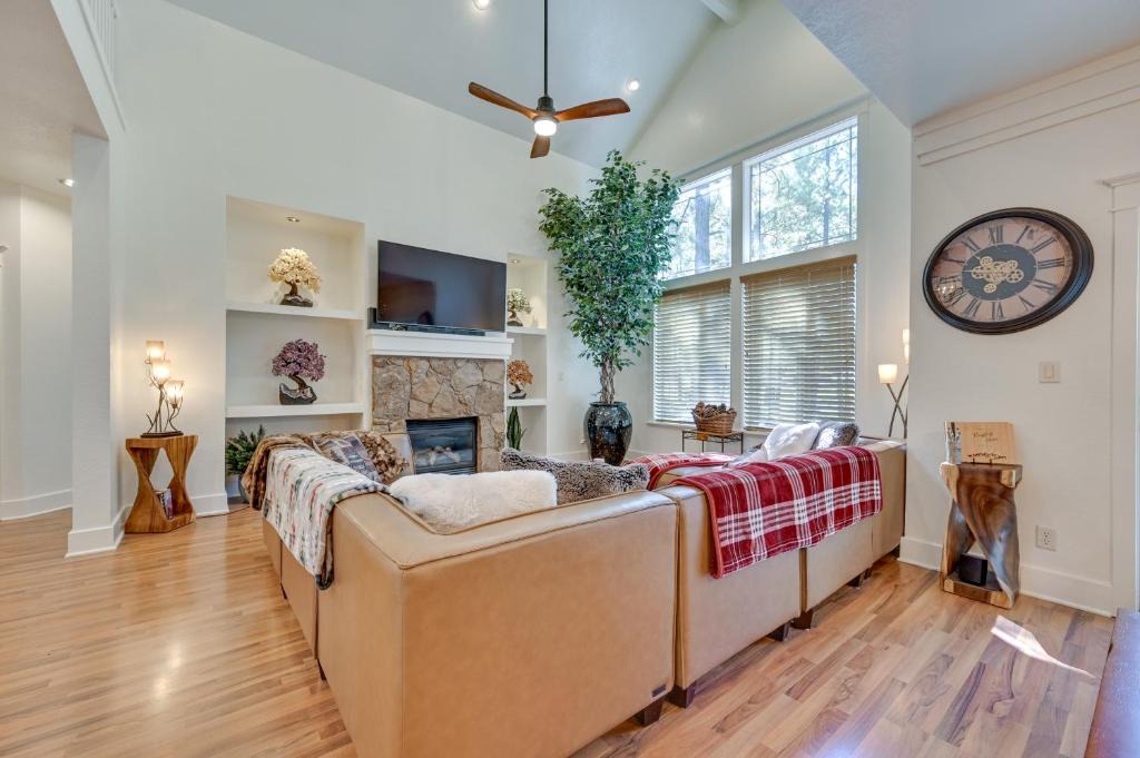Ponderosa Trails House | Flagstaff Hideaway: Private Hot Tub, 4 Mi to Dtwn!